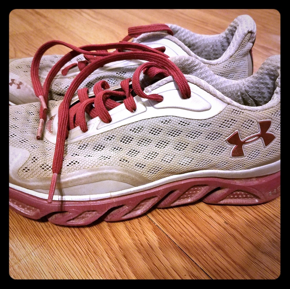 Under armour grey/garnet shoes